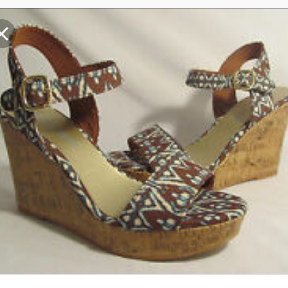 Christian Siriano Tribal pattern wedges - Picture 8 of 8